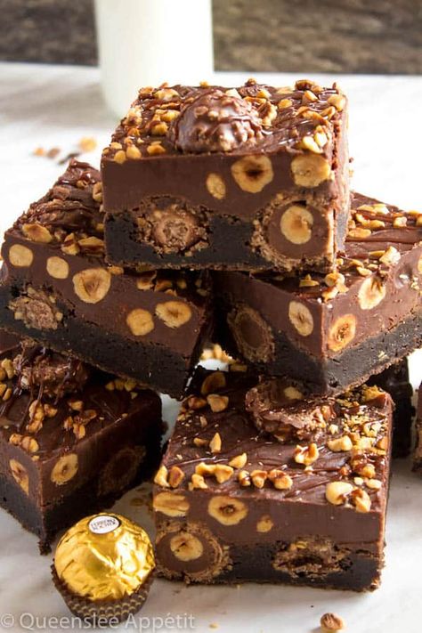 Gourmet Brownies, Desert Bars, Nutella Ganache, Food Desert, Fudge Brownie Recipe, Nutella Fudge, Roasted Hazelnuts, Fudge Brownie, Brownie Recipe