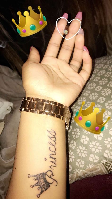 Princess Hand Tattoo, Small Baddie Tattoos, Tattoo Ideas Baddie, Boujee Tattoos For Women, Princess Tattoo Ideas, Baddie Hand Tattoos, Royalty Tattoo, Baddie Tats, Pretty Tattoo