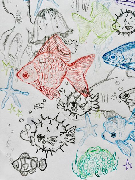 Pen Sketch Reference, Cool Art Backgrounds Inspiration, Sketch Book Picture, Fun Summer Drawings, Funky Sketch Ideas, Fish Bowl Doodle, Sketches In Notebook, Cute Water Animals Drawings, Aquarium Sketch Art