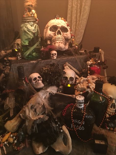 Halloween Voodoo Decorations, Bayou Bachelorette, Voodoo Halloween Party, Voodoo Halloween Decorations, Voodoo Decor, Halloween Altar, Voodoo Aesthetic, Voodoo Altar, Bayou Party