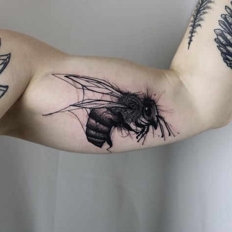 Wasp Tattoo, Honey Bee Tattoo, Bumble Bee Tattoo, Insect Tattoo, Daisy Tattoo, Fire Tattoo, Sketch Tattoo Design, Bee Tattoo, Tattoo Meaning