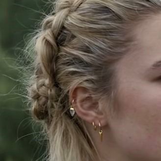 Yelena Aesthetic, Yelena Belova Aesthetic, Yelena Belova, Marvel Women, Florence Pugh, Character Aesthetic, Messy Hairstyles, Marvel Characters, Piercing Jewelry