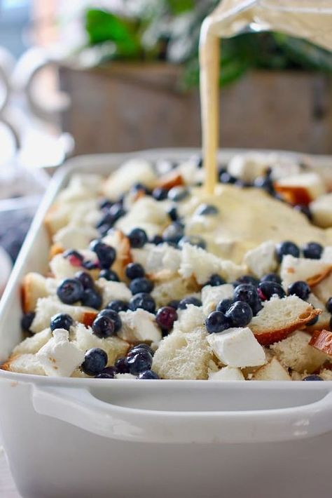 Blueberry Cream Cheese French Toast, Cream Cheese French Toast Casserole, Cream Cheese French Toast, Blueberry Sauce Recipe, Cheese French Toast, Blueberry French Toast Casserole, Stuffed French Toast Cream Cheese, Brunch Casserole, Blueberry French Toast