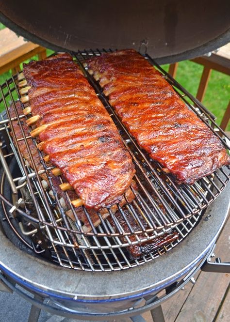 How To Cook Competition Style Pork Ribs on a Kamado Grill -- You're gonna love these! Kamado Joe Recipes, Kamado Grill Recipes, Big Green Egg Grill, Kamado Bbq, Big Green Egg Recipes, Green Egg Recipes, Ceramic Grill, Joe Recipe, Kamado Grill