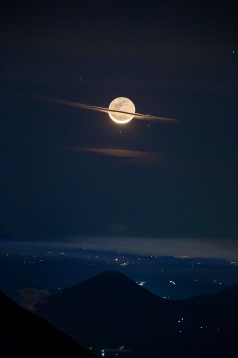 Beautiful Sky Pictures, Night Sky Moon, Astronomy Pictures, The Evil Within, Night Pictures, Dead Space, Sky Moon, Sky Pictures, Moon Photography