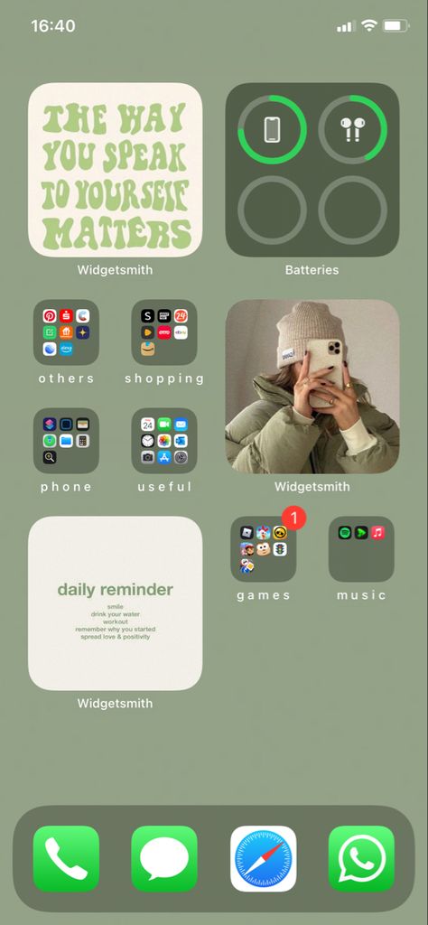 Iphone 11 Cute Wallpaper, Iphone 11 Green With Case, Iphone Icon Organization, Sage Green Iphone Layout Ideas, Green Iphone Homescreen Aesthetic, Iphone 11 Widgets Ideas, Iphone Home Screen Layout 2023, Iphone 11 Screen Layout, Iphone 11 Customization Home Screen