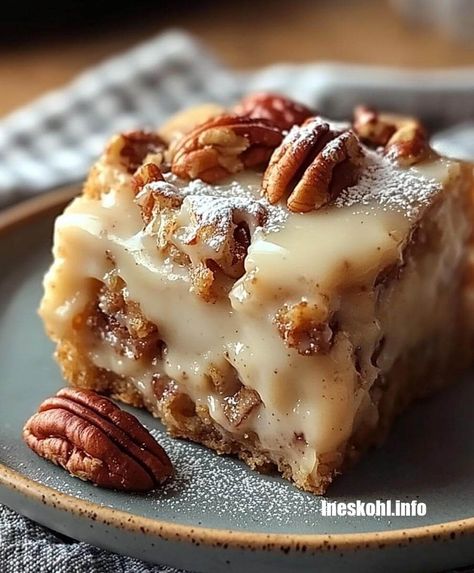 Apple Pecan Bread Pudding, Kfc Bread Pudding Recipe, Pecan Pie Bread Pudding With Sauce, Pecan Caramel Bread Pudding, Bread Pudding With Pecans, Pecan Praline Bread Pudding, Cheesecake Bread Pudding, Pecan Pie Desserts Easy, Joanna Gaines Bread Pudding