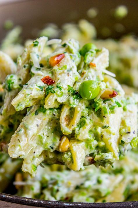 Lemon Ricotta Pasta with Fresh Peas (30 Minutes) from The Food Charlatan. This lemon pasta recipe is perfect for summer! It is so easy and done in 30 minutes. The cheesy sauce is made by blending ricotta with peas and lemon. Top it with Parmesan and garden fresh peas, and you have a hearty vegetarian dinner! It's so good! #pasta #lemonpasta #ricotta #ricottapasta #peas #freshpeas #pinenuts #summer #easy #easyrecipe #30minutes #parmesan #garlic #creamy #sauce #healthy #vegetarian #onepot Lemon Pasta Recipe, Lemon Ricotta Pasta, Lemon Pasta Recipes, Fresh Peas, The Food Charlatan, Lemon Top, Ricotta Pasta, Food Charlatan, Lemon Ricotta