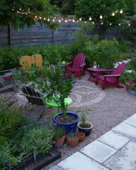 Kid- & Drought-Friendly Non-Grass Backyard Ideas? | Apartment Therapy Patio Seating Area, Backyard Sanctuary, No Grass Backyard, Gravel Patio, Summer Patio, Patio Plants, Backyard Inspiration, Modern Patio, Paver Patio