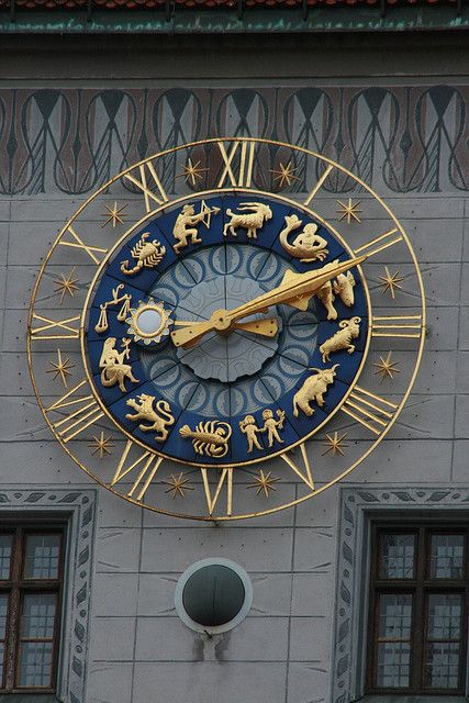 Zodiac Clock - now that is one cool looking clock Tick Tock Clock, Sundials, Cool Clocks, Time Keeper, Old Clocks, Unique Clocks, Time Clock, Gold And Blue, Antique Clocks