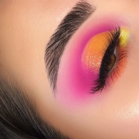 huda beauty Orange neon obsessions palette Rave Eye Makeup, Make Up Designs, Drag Make-up, Yellow Makeup, Pink Eye Makeup, Rave Makeup, Orange Neon, Colorful Eye Makeup, Makeup Eye Looks