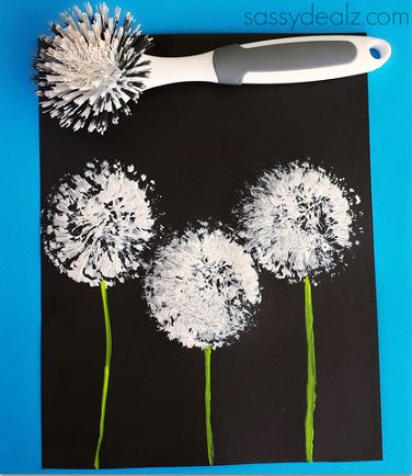 40 Simple DIY Projects for Kids to Make - Big DIY IDeas Classe D'art, Summer Art Projects, Dish Brush, Easy Art Projects, Fall Art, Kids' Crafts, Spring Art, Childrens Crafts, Preschool Art