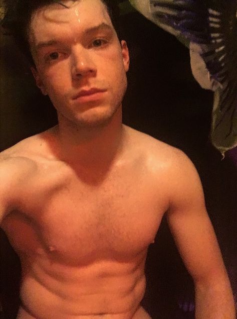 shirtless Cameron Cameron Monaghan Gotham, Shameless Series, Is It Hot In Here, The Shameless, Shameless Scenes, Shameless Mickey And Ian, Shameless Characters, Ian Shameless, Shameless Tv Show