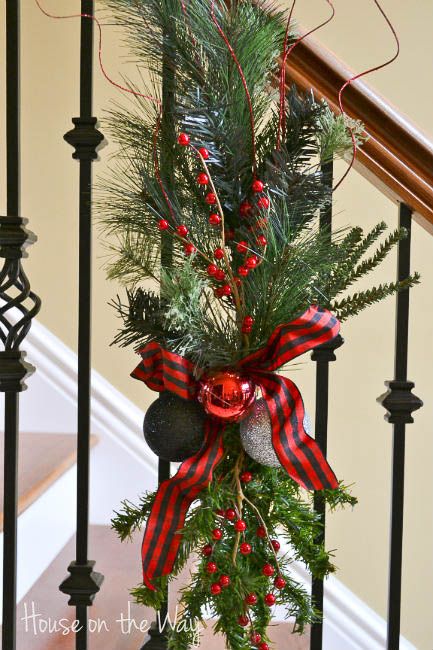 Remodelaholic | 30 Ways to Use Fresh Evergreen Boughs Christmas Garland Staircase, Christmas Stairs Decorations, Christmas Staircase Decor, Christmas Stairs, Christmas Staircase, Garland Diy, Staircase Decor, Christmas Swags, Traditional Christmas