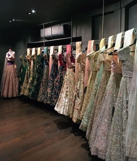 Lehenga Showroom Interior, Indian Boutique Interior, Indian Clothing Boutique Interior, Boutique Interior Design Indian, Boutique Shop Interior, Bridal Shop Decor, Clothing Boutique Interior, Bridal Boutique Interior, Retail Store Interior Design