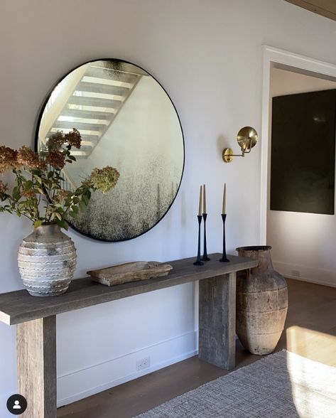 Far Studio Modern Spanish Entryway, Round Mirror Entryway, Spanish Entryway, Dreamy Living Room, Mirror Decor Ideas, Round Mirror Decor, Entryway Decor Ideas, Home Entryway, Spanish Modern