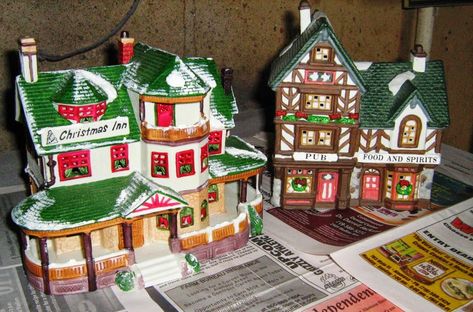 How to give an old Christmas Village a modern look Repaint Christmas Village, Repainting Christmas Village Houses, Painting Christmas Village Houses, White Village Christmas Houses, Ceramic Village, Christmas Valley, Christmas Village Ideas, Santa's Village, Village Ideas