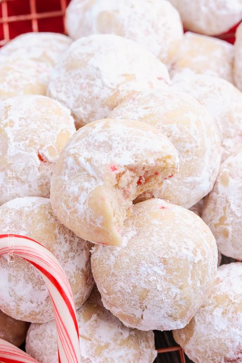 When you need a pretty addition to your holiday cookie tray try these tasty, beautiful, and easy peppermint snowball cookies. Cranberry Quick Bread, Peppermint Treats, Christmas Cookie Bars, Christmas Delights, Pistachio Cookies, Holiday Baking Recipes, Chocolate Crinkle Cookies, Snowball Cookies, Sugar Cookie Bars