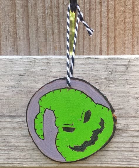 DIY - Oogie Boogie Wood Slice Ornament Log Painting, Sally Christmas, Crafts 2023, Movie Crafts, Wood Cookies, Halloween Rocks, Wooden Slices, Staff Gifts, Wood Burning Crafts