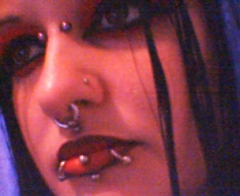 Mall Goth Tattoo, 90s Piercings, Goth Piercings, 90s Mall Goth, 2000s Mall Goth, 2000s Goth, Goth Tattoo, Goth Kids, Fairy Goth