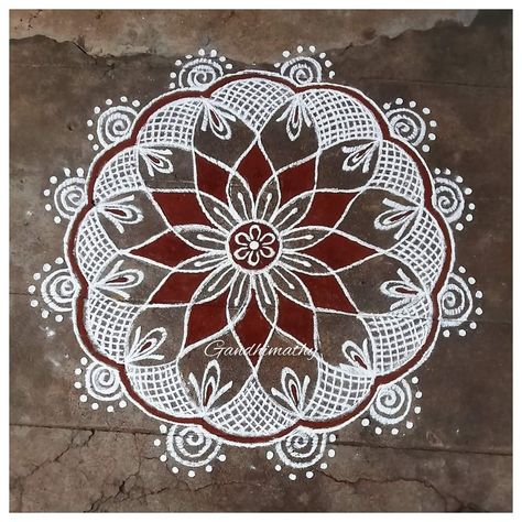 Rangoli Designs Photos, Diwali Decorations At Home, Simple Rangoli Designs Images, Simple Rangoli Border Designs, Padi Kolam, Rangoli Kolam Designs, Butterfly Wallpaper Backgrounds, New Rangoli Designs, Big Rangoli Designs