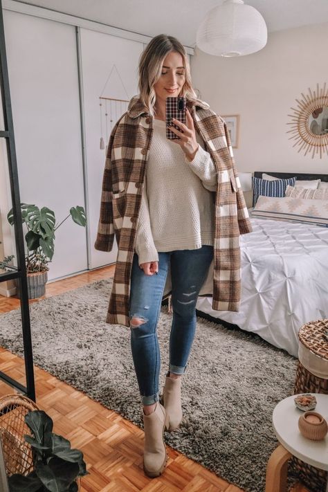 winter outfit for women Nude Boots Outfit, What To Wear With Chelsea Boots, Plaid Shacket Outfit, Chelsea Lug Boots, Plaid Coat Outfit, Chunky Boots Outfit, Platform Boots Outfit, Shacket Outfit, Chelsea Boots Outfit