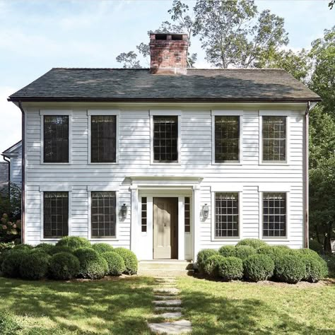 Colonial House Black Windows, Manifesting House, Brick Home Exterior, Old Colonial Homes, Moroccan Tile Backsplash, Small Colonial, Houses Country, Brick Painting, Connecticut Homes