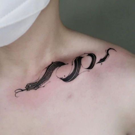 1 Sheet Snake Clavicle Tattoo Sticker Waterproof Lasting Temporary Tattoo Clavicle Tattoo, Bone Tattoos, Muster Tattoos, Collar Bone Tattoo, Snake Tattoo, Hand Tattoo, Permanent Tattoo, Tattoo Sticker, Dope Tattoos