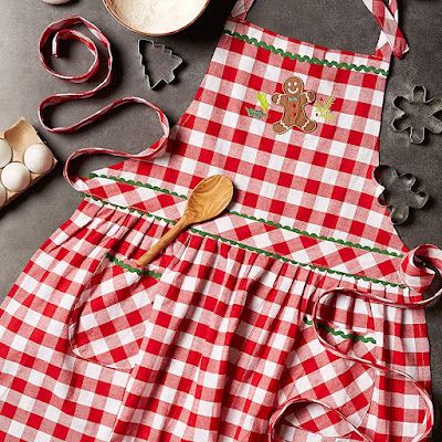 Gingerbread Apron, Flirty Aprons, Chef Aprons, Apron Ideas, Apron Patterns, Apron Sewing, Christmas Cookies Gift, Green Apron, Red Apron