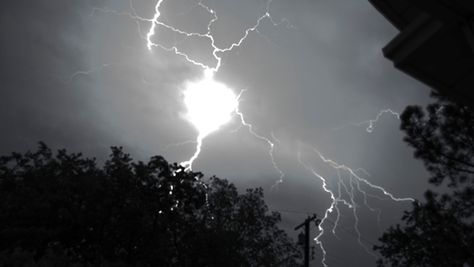 Ball Lightning, Storm Pictures, Lightning Storms, Nature Reference, Wall Of Water, Midland Texas, Breathtaking Nature, Amarillo Texas, Wild Weather