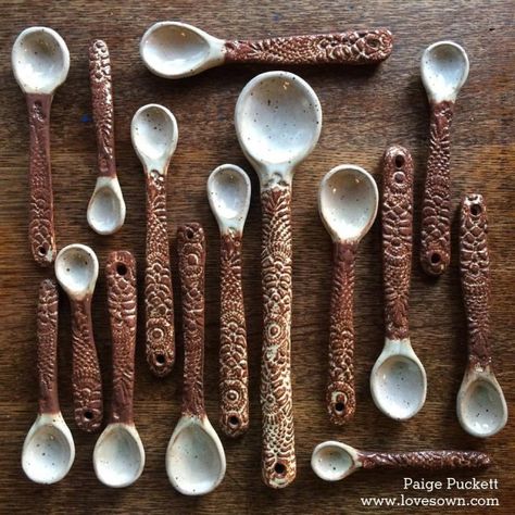 How to glaze the whole ceramic spoon – lovesown Ceramic Store, Cerámica Ideas, Clay Bowl, Plaster Molds, Slab Pottery, Hand Built Pottery, Pinch Pots, Ceramic Spoons, Pottery Designs