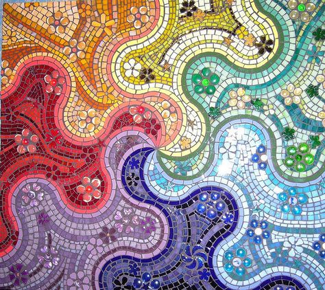 rainbow swirl mosaic by Natalie Warne http://www.flickr.com/photos/nataliewarne/sets/72157623784005682/with/2535274839/ http://www.pumphousecreations.co.uk/ #patterns #colors Free Mosaic Patterns, Rainbow Mosaic, زجاج ملون, Mosaic Stained, Mosaic Madness, Colors And Patterns, Mosaic Design, Antoni Gaudi, Rainbow Swirl