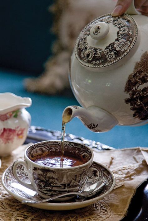 Pouring Tea, Tea Sandwiches Recipes, English Afternoon Tea, Lapsang Souchong, Cuppa Tea, Chocolate Caliente, Tea Sandwiches, English Breakfast, Love Tea