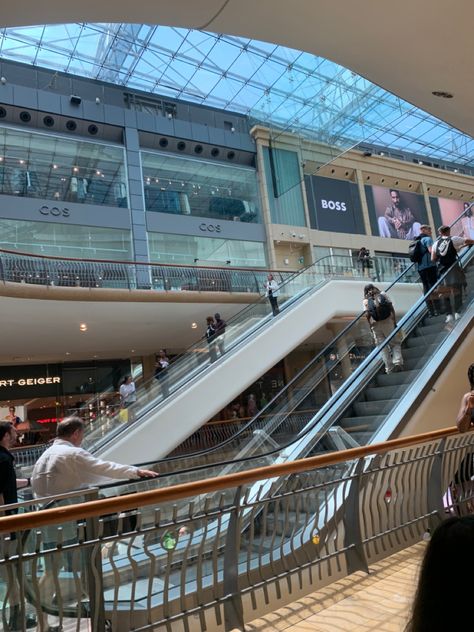 Bullring Birmingham, Birmingham City Centre, University Of Birmingham, Airport Pictures, Birmingham City, London Boy, Birmingham Uk, London Life, Luxury Shopping