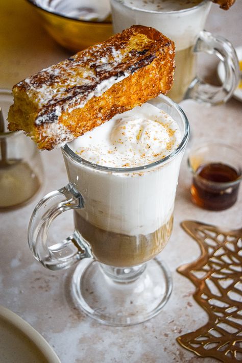 Iced Latte Recipe, French Toast Sticks, Simple Syrup Recipes, Coffee Syrup, Cinnamon Toast, Coffee Drink Recipes, Vanilla Latte, Latte Recipe, Syrup Recipe