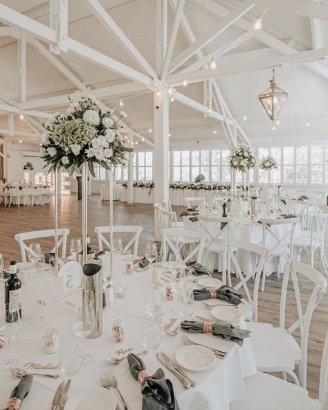 Bramleigh Estate Warrandyte on Instagram: “Venue crushing 🤍 Our modern Hamptons-inspired dining room with its warm white palette is the perfect stage to celebrate the next chapter in…” Wedding Venue Receptions, Large Wedding Venues, Wedding Table Centrepieces, Wedding Decor Reception, Yarra Valley Wedding, Modern Hampton, Hamptons Wedding, Reception Signage, Modern Wedding Venue