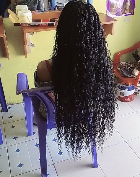 Spanish Hair Styles, Spanish Braids Hairstyles Kenya, Mermaid Braids Black Women, Mermaid Braids Black Hair, Mermaid Box Braids, Spanish Braids, Hairstyles Kenya, Vacation Braids, Wavy Braids