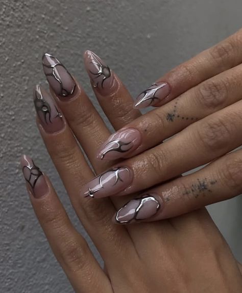 French Tip Grey Nails, Tokyo Nails Street Styles, Techno Nails Ideas, Nail Design Y2k, Street Style Nails, Techno Nails, Rave Nails, Funky Nail Designs, Brown Acrylic Nails