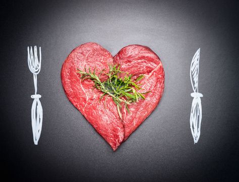 Meat eaters or vegetarians: Who lives longer? Steak Shop, Protein Shop, Meat Love, Fork And Knife, Raw Meat, Chalkboard Background, Butcher Shop, Lean Beef, Identical Twins