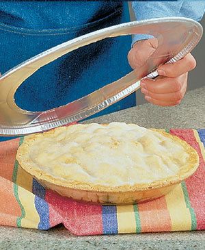 Diy Pie Crust, Pretty Pie Crust, Pie Weights, Diy Pie, Aluminum Pie Pans, Pie Crust Shield, Making Pie Crust, Pie Crust Edges, Baking Pie