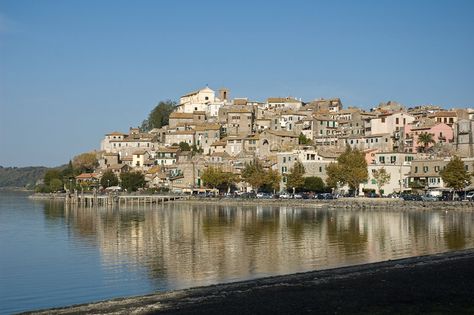 Trasimeno Lake In Italy. Overlooking placid of Bracciano lake (Anguillara Italy , #Aff, #Italy, #Overlooking, #Trasimeno, #Lake, #lake #ad Exotic Vacations, Italy Honeymoon, Book Wedding, Umbria, Vacation Spots, Italy Travel, Textured Background, Dolores Park, Travel Destinations