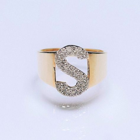 Personalized Initial Ring, Couples Rings, Dainty Diamond Ring, Marriage Ring, Gold Ring Designs, Bracelets Gold Diamond, Initial Ring, Bathroom Designs, Ring Dainty