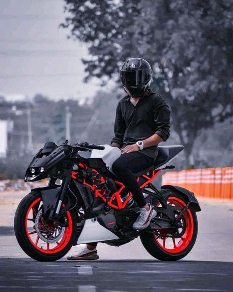 Bike Rider Photography, Facebook Cover Images Wallpapers, Best Love Photos, Biker Boy, Profile Picture Images, Ktm Rc, Flower Background Iphone, Bike Drawing, Biker Photoshoot