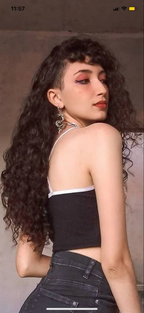 Long Hair Undercut With Bangs, Dyed Dark Curly Hair, Long Curly Hair Shaved Side, Curly Hair Sides Shaved, Curly Undercut Women Long, Shaved Side Curly Hair, Side Shave Curly Hair, Curly Side Shave, Curly Microbangs