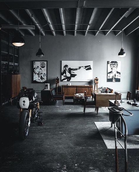 25 Coolest Automotive Living Space To Your Interior Styles | HomeMydesign Industrial Art Painting, Garage Design Interior, Garage Loft, Motorcycle Garage, Industrial Living, Garage Interior, Loft Design, Garage Design, Dream Garage