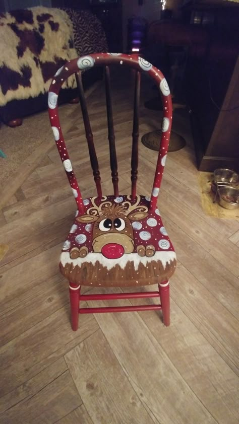 Christmas Chairs, Painting Kids Furniture, Painted Wooden Chairs, 2023 Decor, Hand Painted Chairs, Kids Rocking Chair, Christmas Chair, Christmas Furniture, Painted Chair