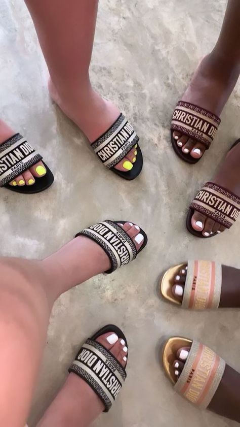 Gucci Platform Sandals Outfit, Gucci Platform Sandals, Platform Sandals Outfit, American Girl Doll Hairstyles, Slides Outfit, Gucci Slides, African Prom Dresses, Shoe Wishlist, Cute Slippers