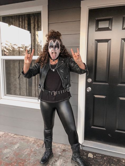 Gene Simmons Costume Diy, Kiss The Band Costumes Diy, Gene Simmons Costume Women, Kiss Band Costume, Gene Simmons Costume, Halloween Kiss, Fandom Merch, Kiss Costume, Halloween Costumes For Teens Girls