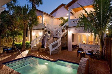 Hotel in Melbourne Beach FL :: #1 Rated Cocoa Beach Inn Melbourne Beach Florida, Florida Honeymoon, Romantic Beach Getaways, Romantic Bed And Breakfast, Melbourne Beach, Bed And Breakfast Inn, Beachfront Hotels, Florida Hotels, Honeymoon Packages