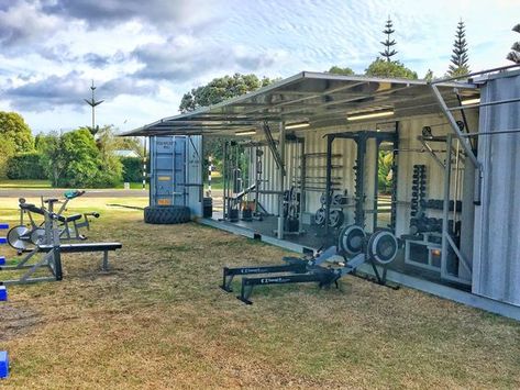 Backyard Crossfit Gym, Outdoor Gym Ideas Backyards, Shipping Container Gym, Container Gym, Barn Gym, Crossfit Home Gym, Parkour Gym, Spa Hammam, Boutique Gym